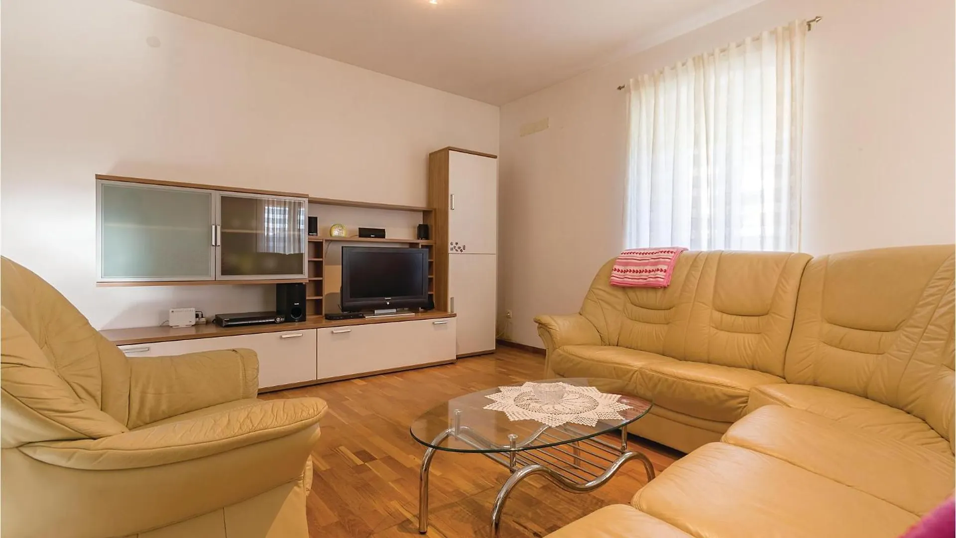 Holiday home Beautiful Home In Plomin With Kitchen
