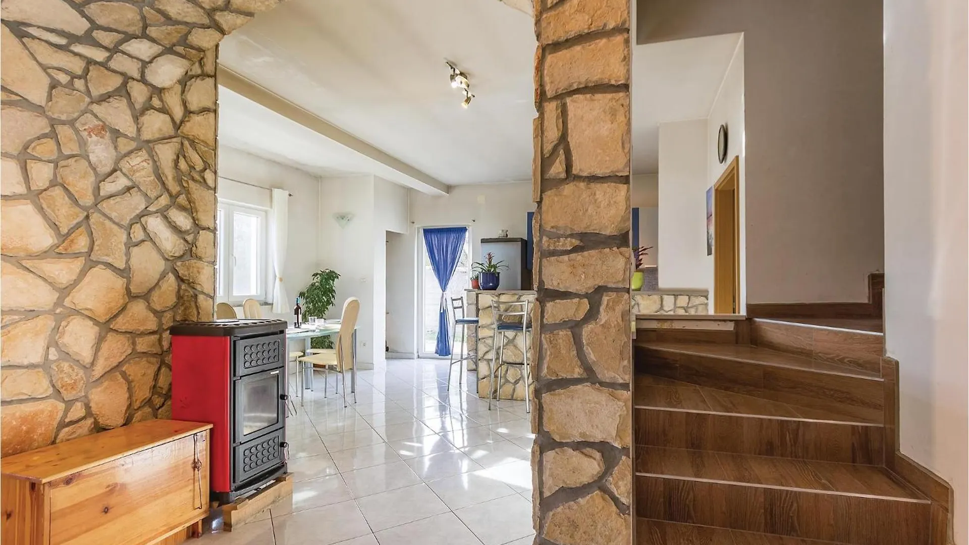 Holiday home Beautiful Home In Plomin With Kitchen