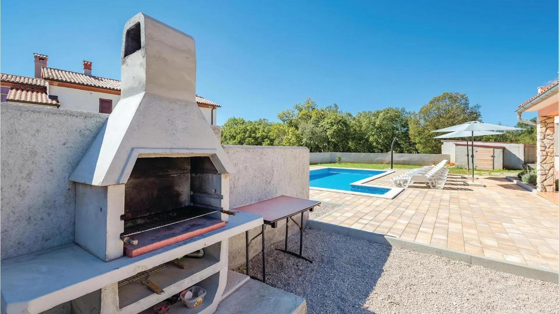Beautiful Home In Plomin With Kitchen