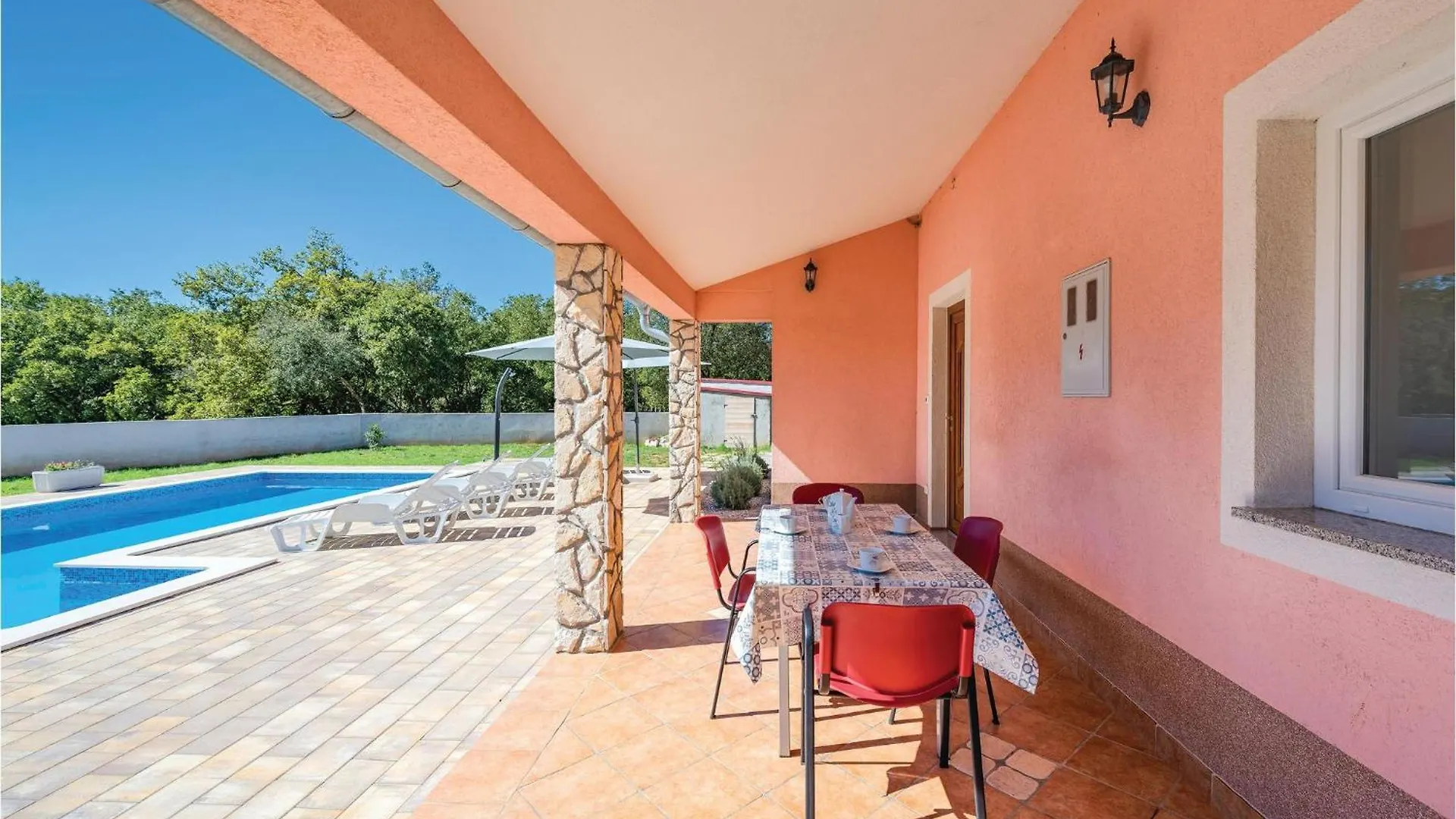 Holiday home Beautiful Home In Plomin With Kitchen