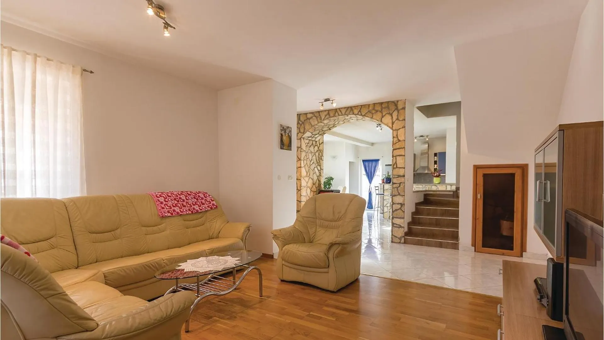 Holiday home Beautiful Home In Plomin With Kitchen