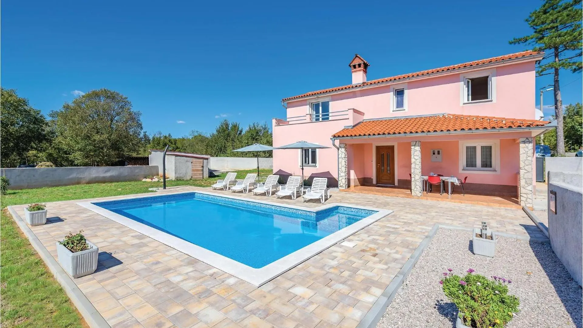 Beautiful Home In Plomin With Kitchen