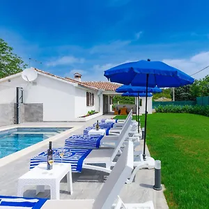 Ferienhaus Casa Gverino By Interhome, Plomin
